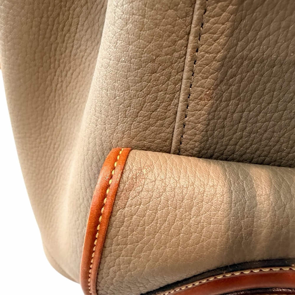 Vintage Dooney & Bourke AWL Bucket Bag Taupe Tan Leather Duck Logo Drawstring - Picture 4 of 13